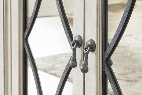 Ashley Dining Room Server D207-60